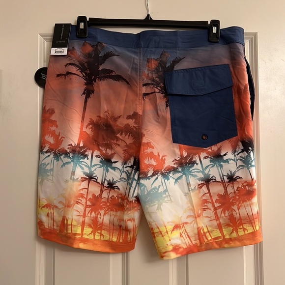 Men’s swim trunks - Picture 3 of 5